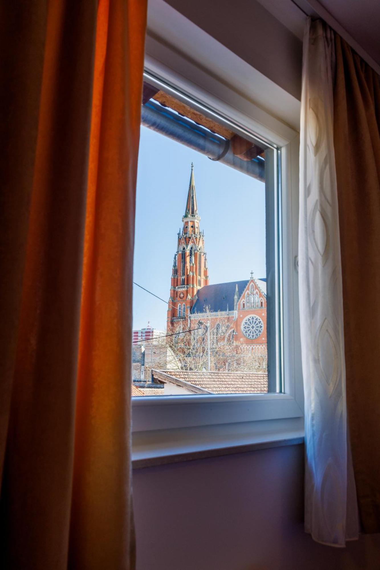 Pansion Strossmayer Osijek Luaran gambar